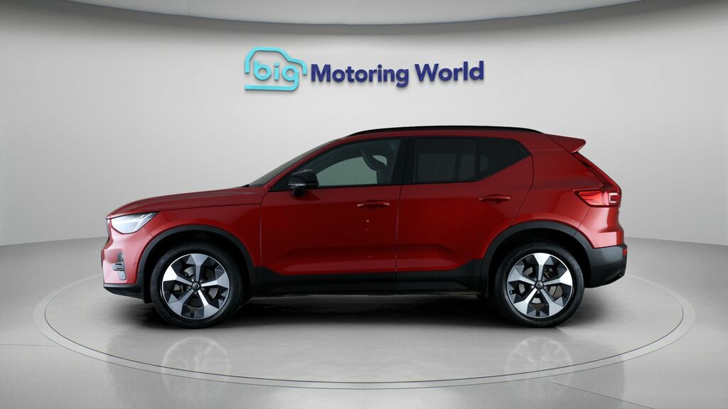 Volvo XC40 Plus Dark YW23FDP Red #4