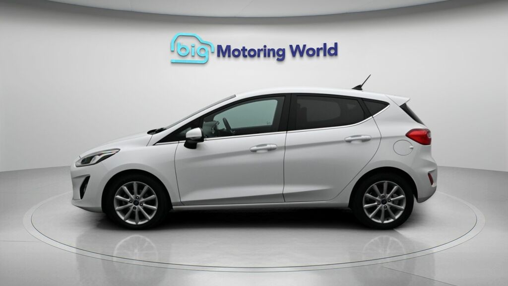 Ford Fiesta Titanium White #4