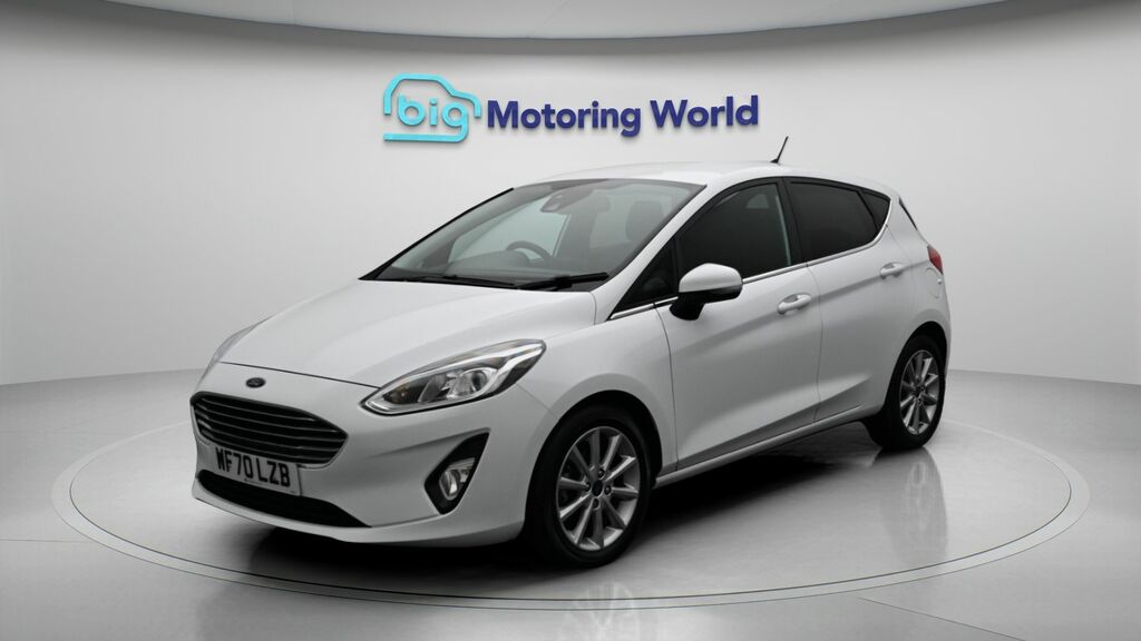 Ford Fiesta Titanium White #3