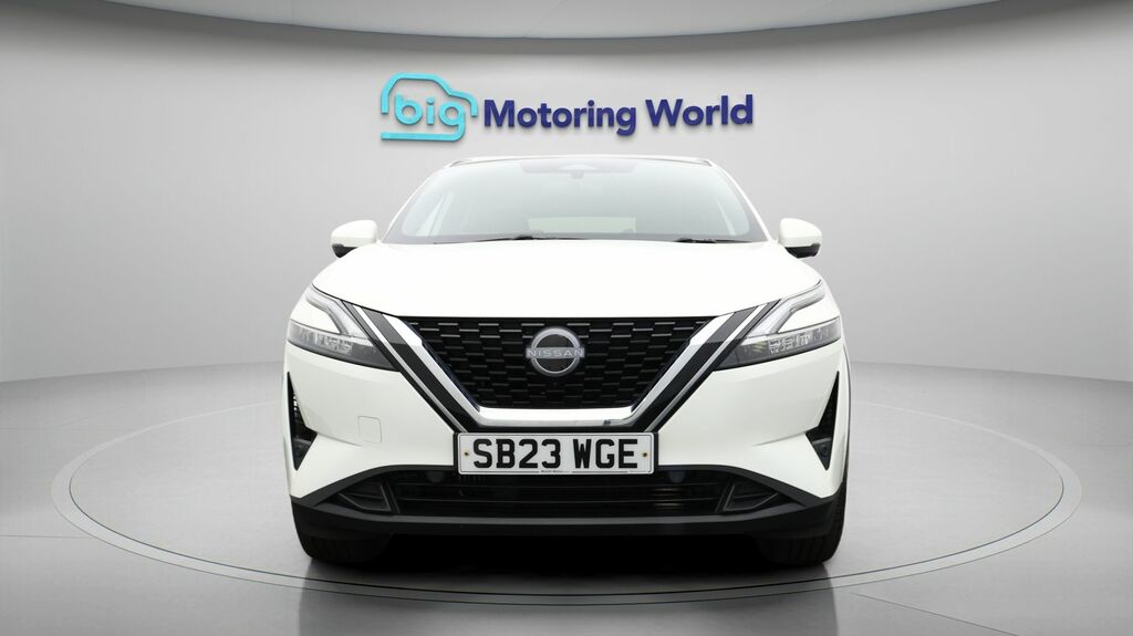 Nissan Qashqai Tekna White #2