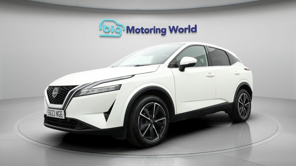 Nissan Qashqai Tekna White #3