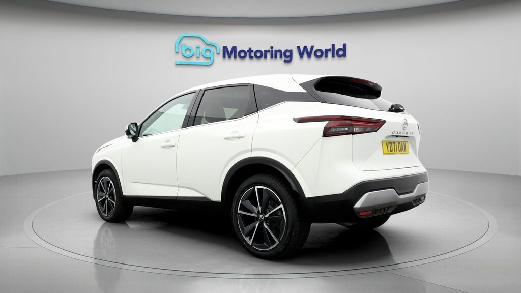 Nissan Qashqai Tekna White #5