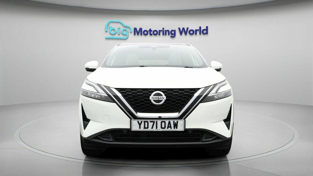 Nissan Qashqai Tekna White #2