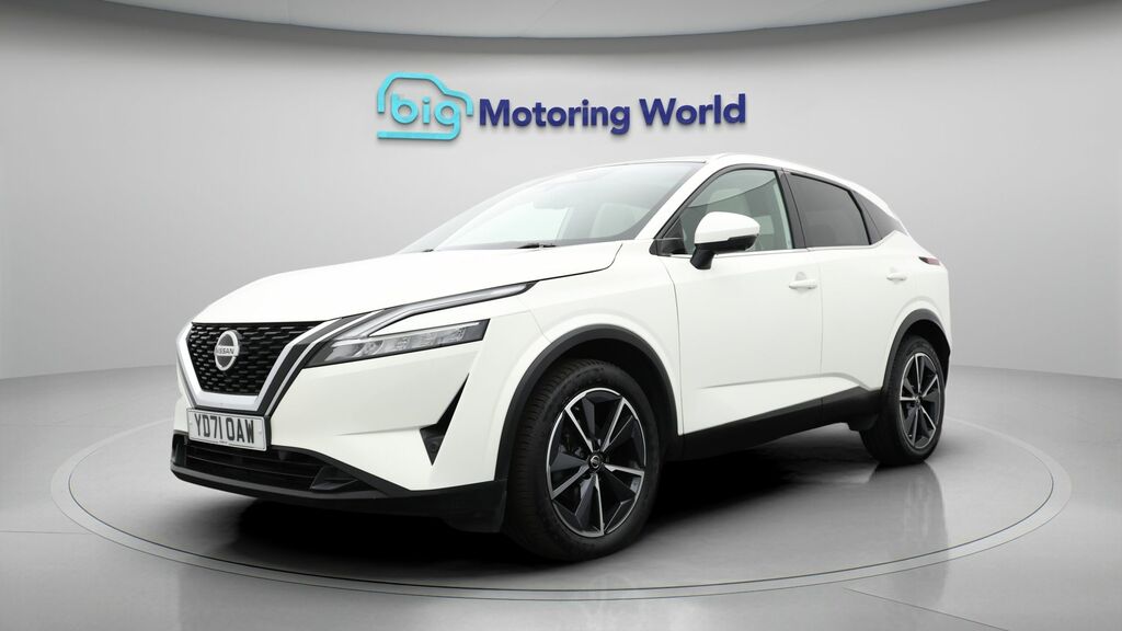 Nissan Qashqai Tekna White #3
