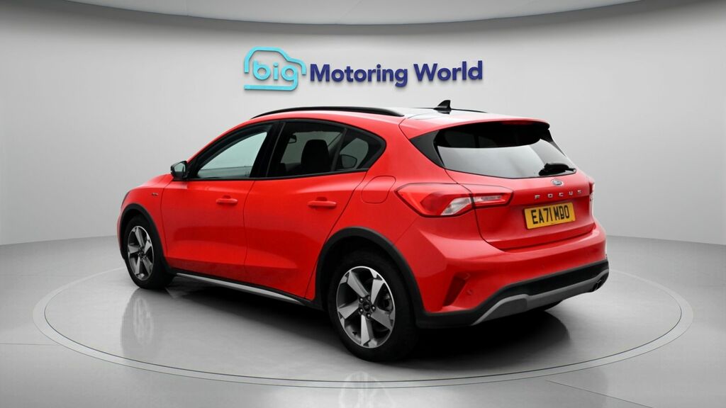 Ford Focus Active Edition Red #5