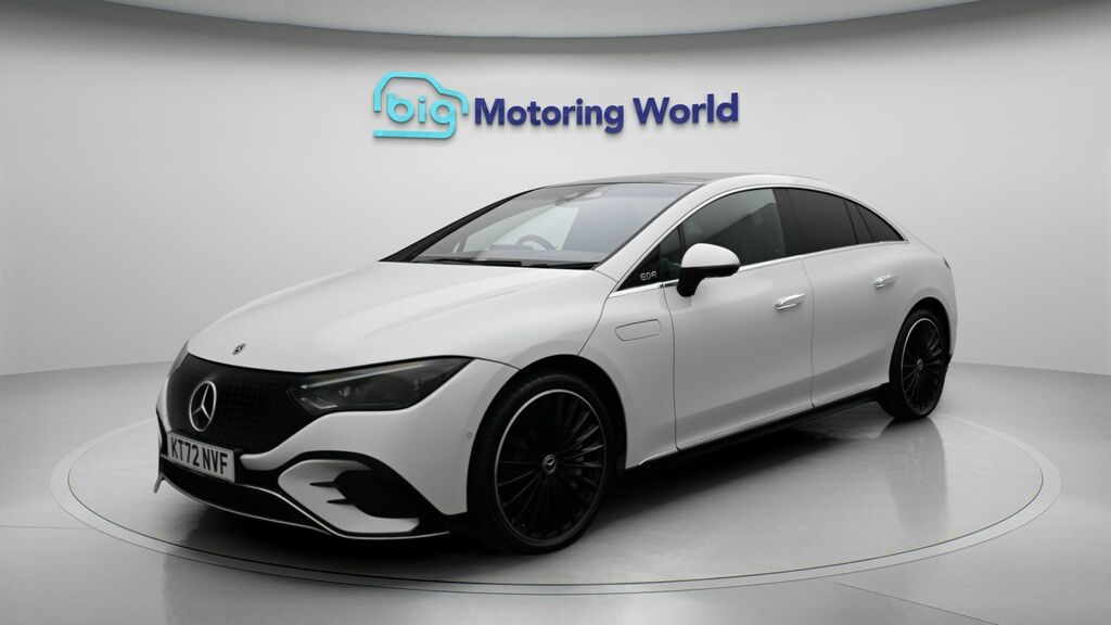 Mercedes-Benz EQE Amg Line White #3