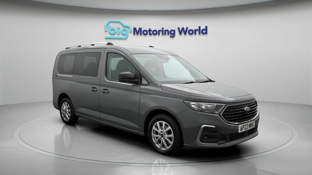 Ford Grand Tourneo Connect Titanium Grey