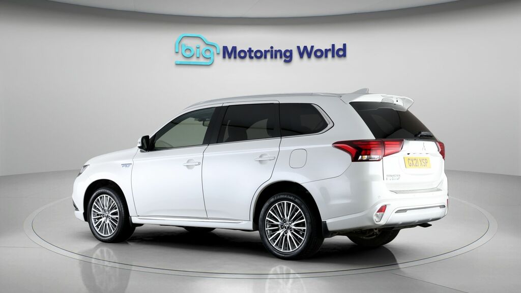 Mitsubishi Outlander Dynamic White #5