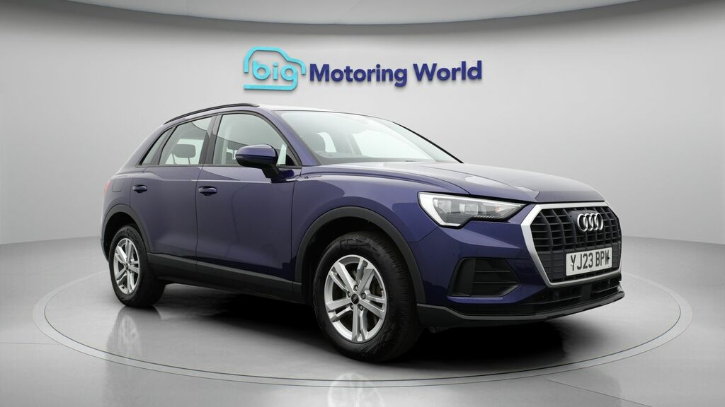 Audi Q3 Technik Blue