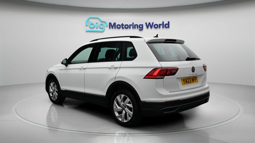 Volkswagen Tiguan Life White #5