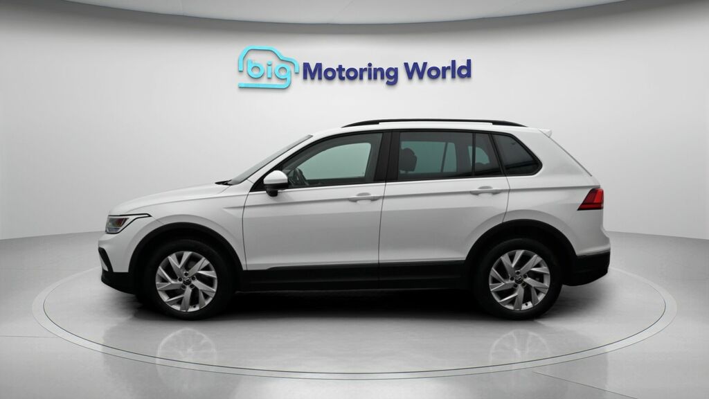 Volkswagen Tiguan Life White #4