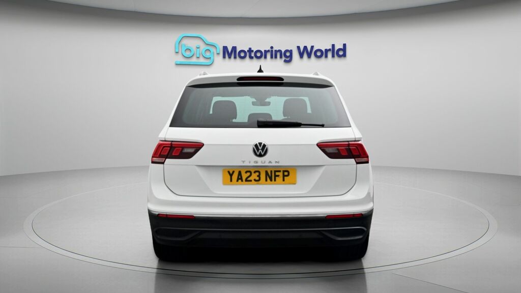 Volkswagen Tiguan Life White #6