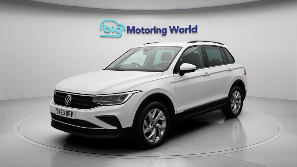 Volkswagen Tiguan Life White #3