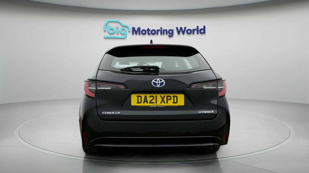 Toyota Corolla Icon Tech Black #6