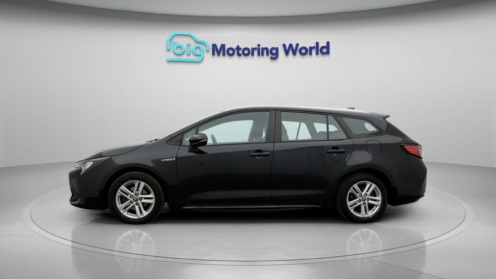 Toyota Corolla Icon Tech Black #4