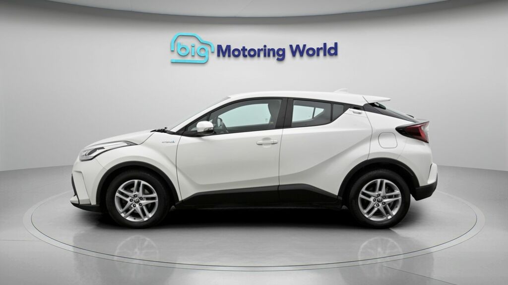 Toyota C-Hr Icon White #4