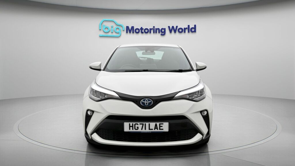 Toyota C-Hr Icon White #2