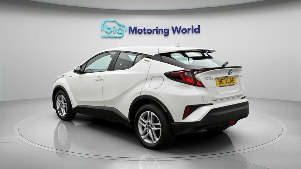 Toyota C-Hr Icon White #5