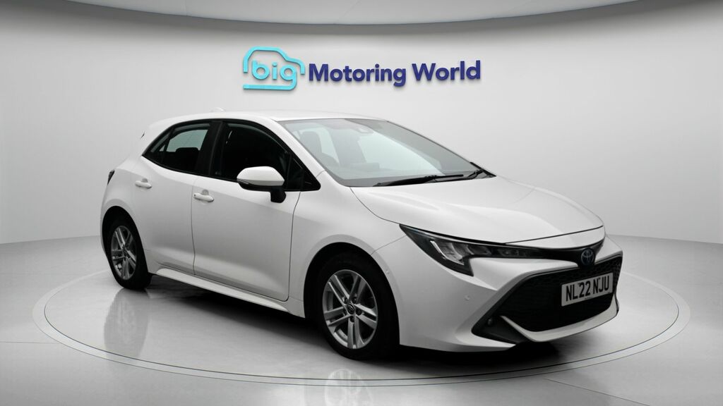 Toyota Corolla Icon Tech White
