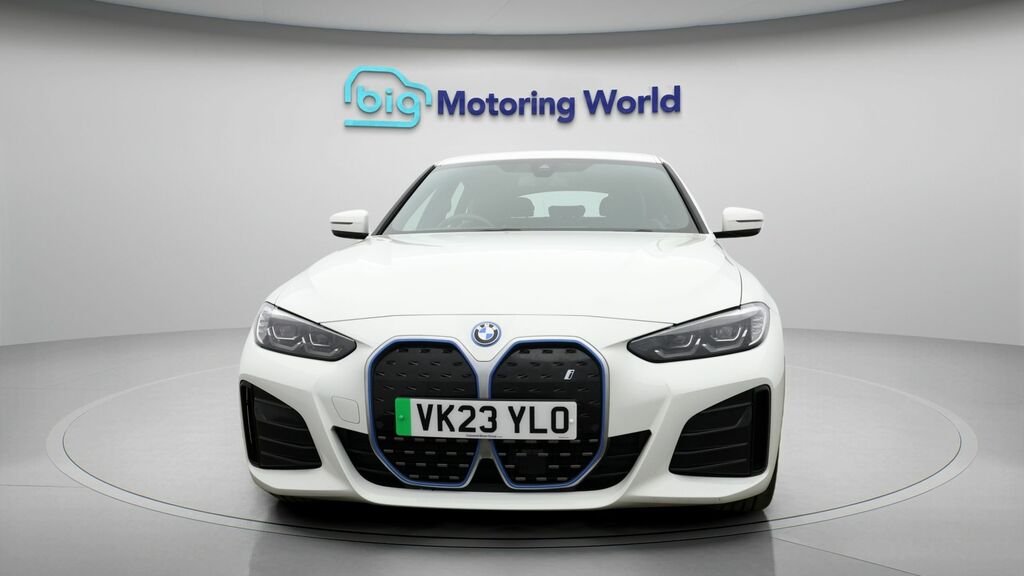BMW i4 M Sport White #2