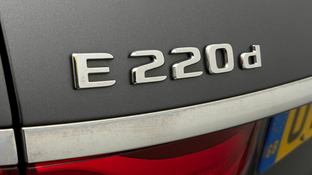 Mercedes-Benz E Class 2.0 E300e 13.5Kwh Amg Line Premium G-tronic White #21