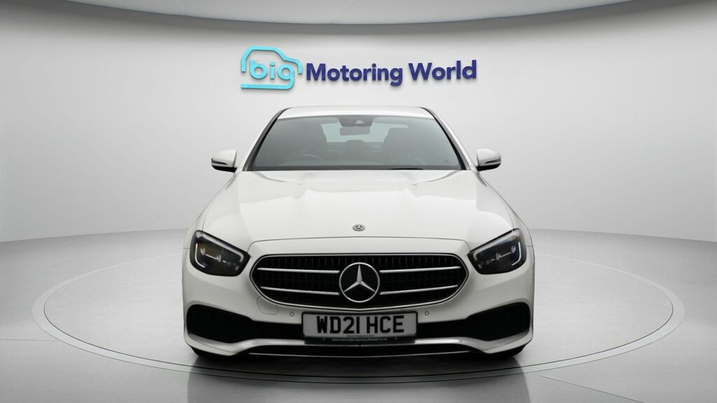 Mercedes-Benz E Class Sport White #2