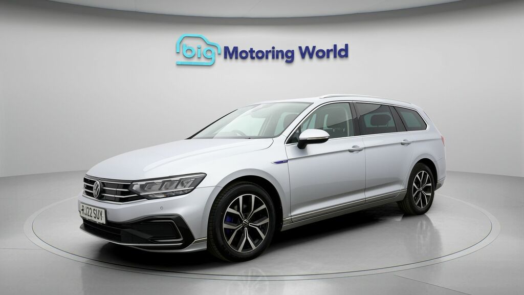 Volkswagen Passat Gte Silver #3
