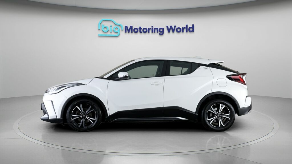 Toyota C-Hr Icon White #4