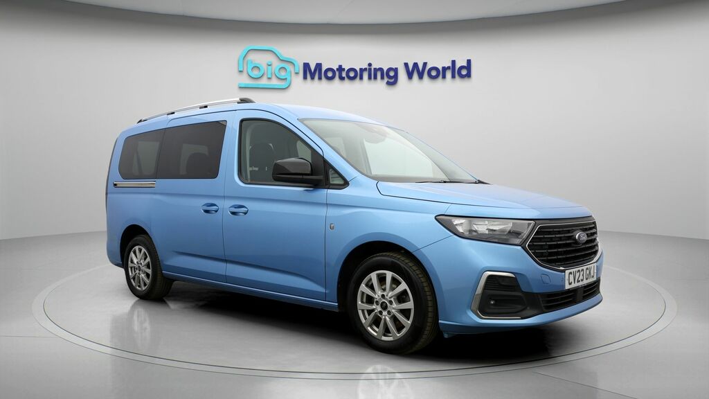 Ford Grand Tourneo Connect Titanium Blue
