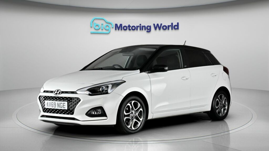 Hyundai I20 Play White #4
