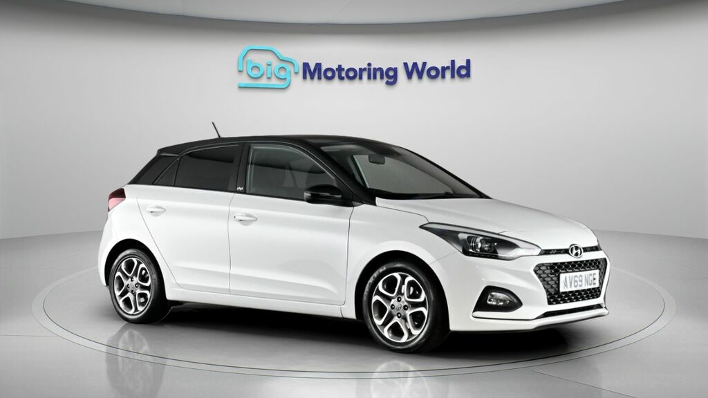 Hyundai I20 Play White #2