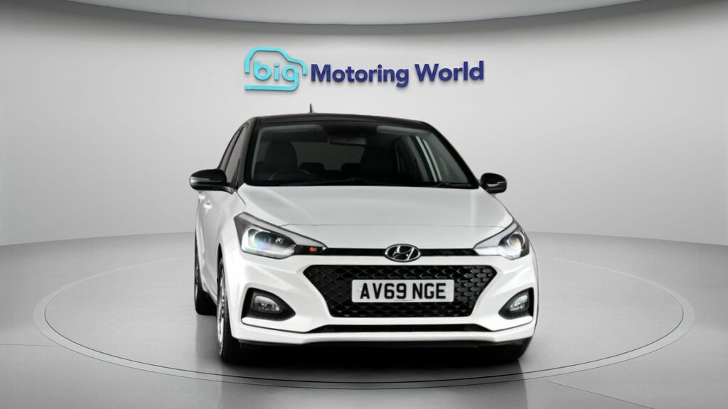 Hyundai I20 Play White #3