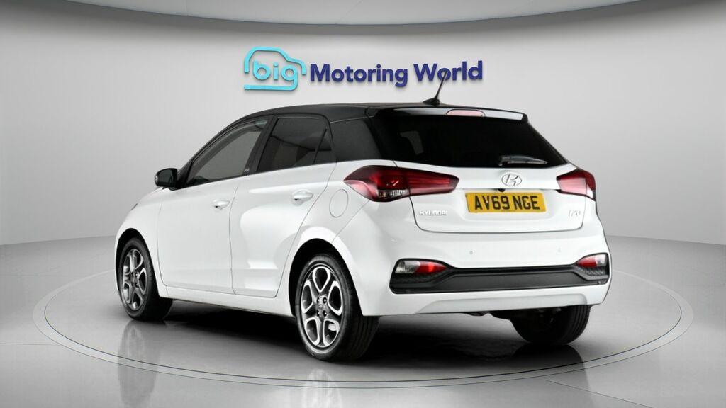Hyundai I20 Play White #6