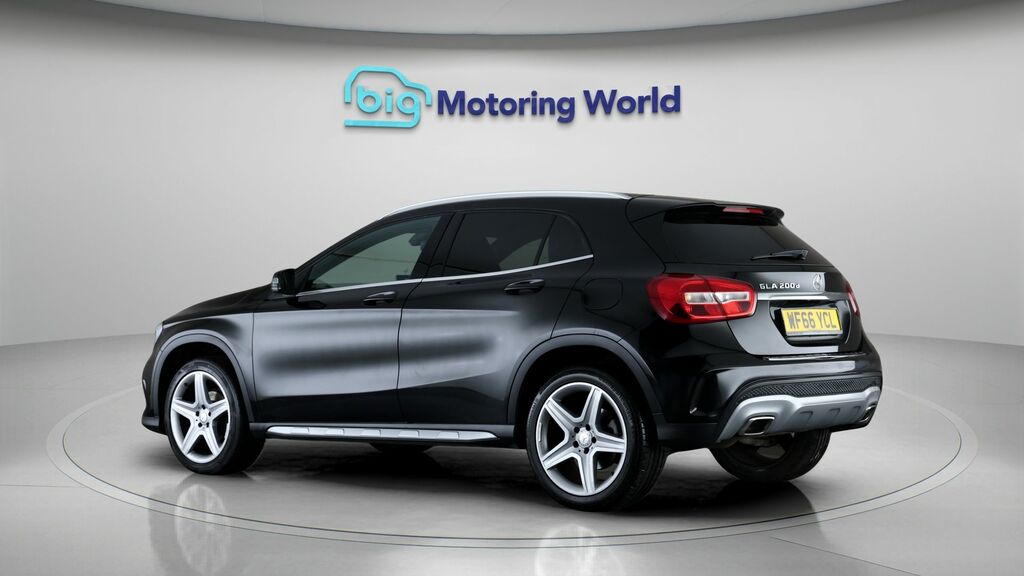Mercedes-Benz GLA Class Amg Line Black #5