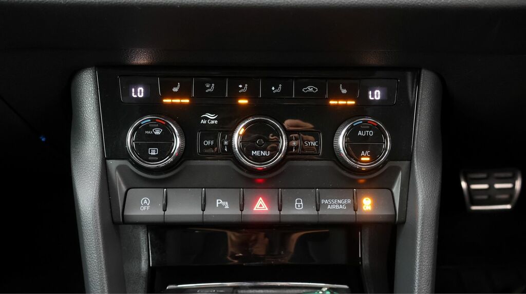 Skoda Karoq 1.5 Tsi Act Se Technology White #11