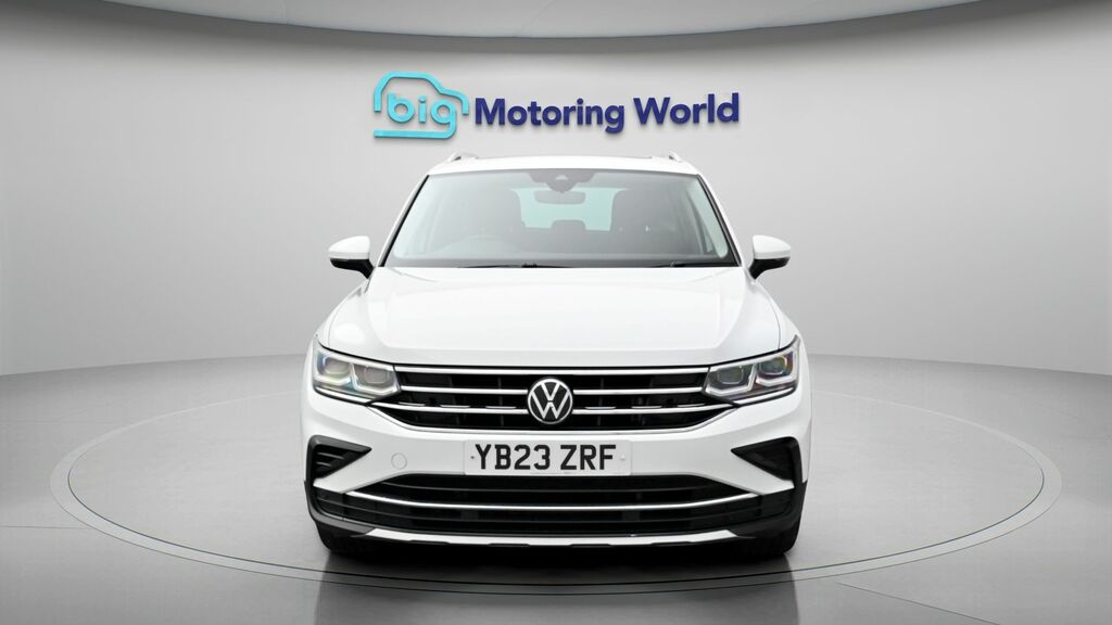 Volkswagen Tiguan Elegance White #2