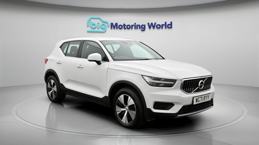 Volvo XC40 Core White
