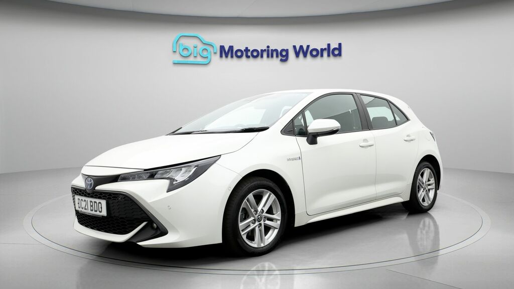Toyota Corolla Icon Tech White #3