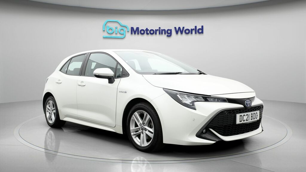 Toyota Corolla Icon Tech White