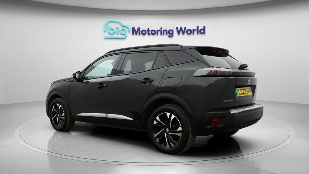 Peugeot e-2008 Allure Premium Black #5