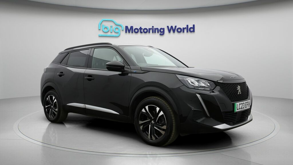 Peugeot e-2008 Allure Premium Black