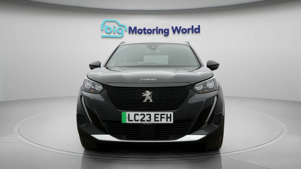 Peugeot e-2008 Allure Premium Black #2
