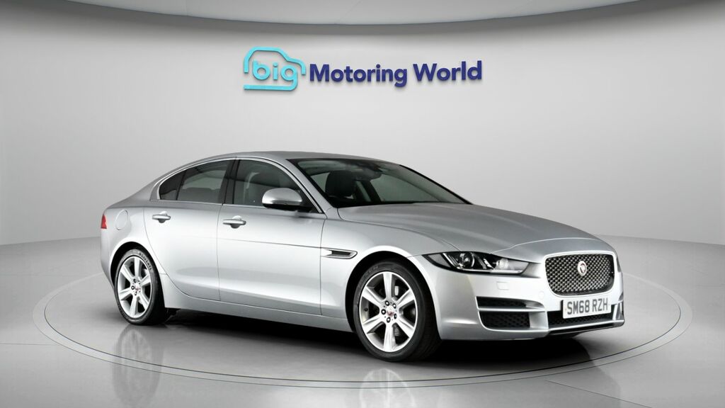 Jaguar XE Portfolio Silver