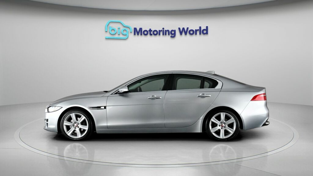 Jaguar XE Portfolio Silver #4