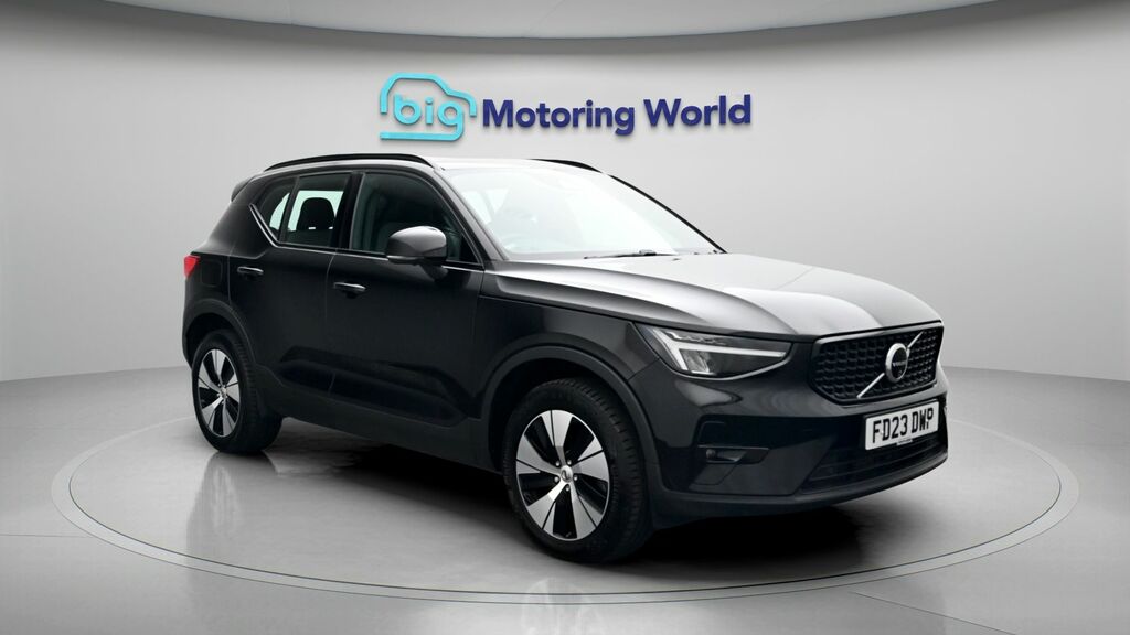 Volvo XC40 Plus Black