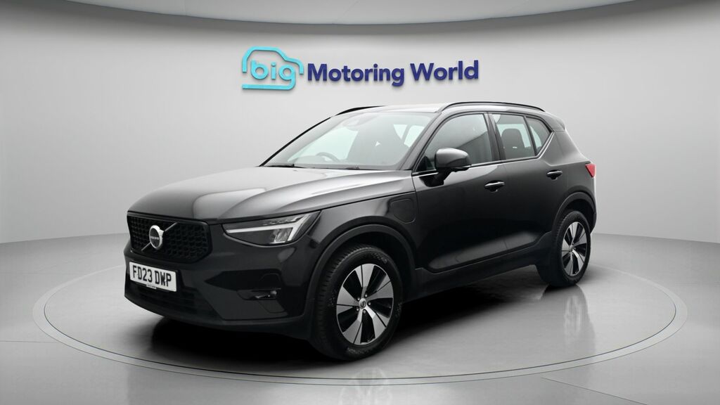 Volvo XC40 Plus Black #3