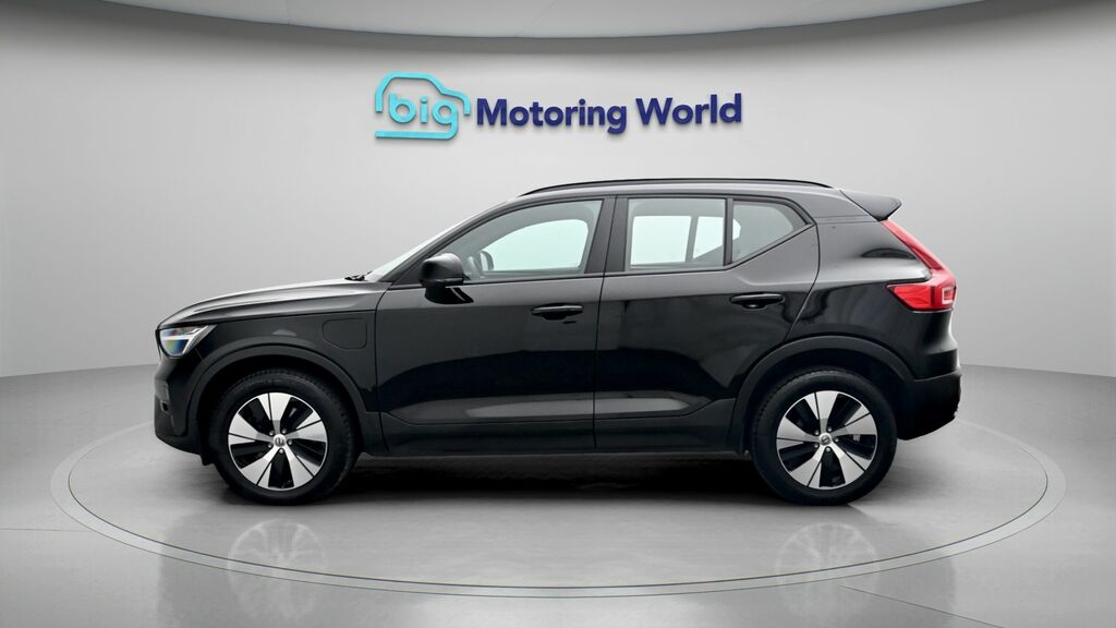 Volvo XC40 Plus Black #4