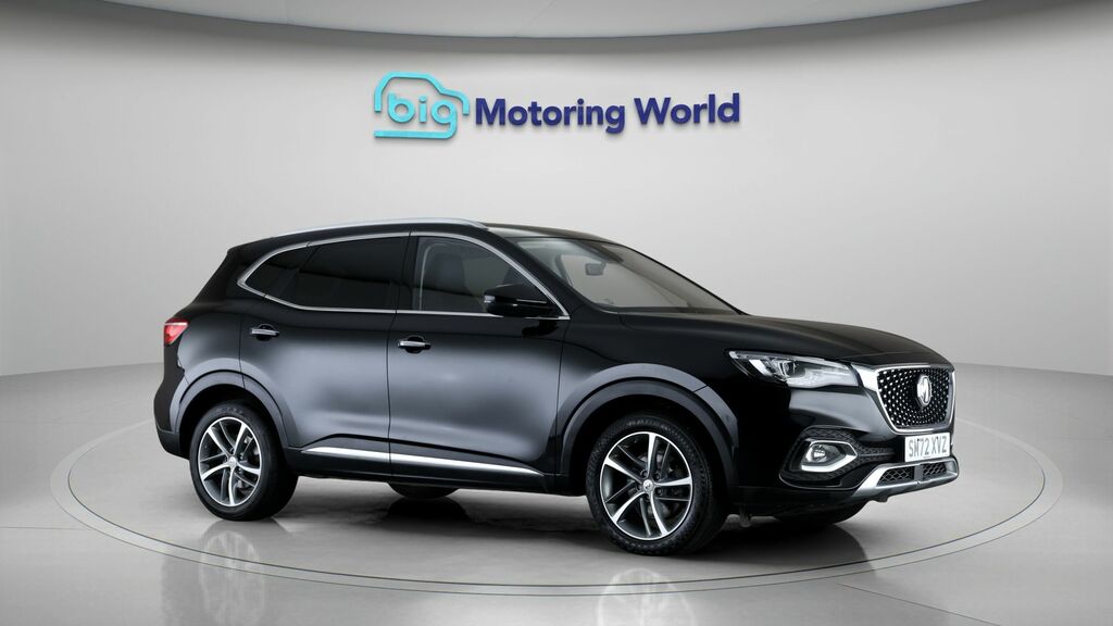 MG HS Exclusive Black