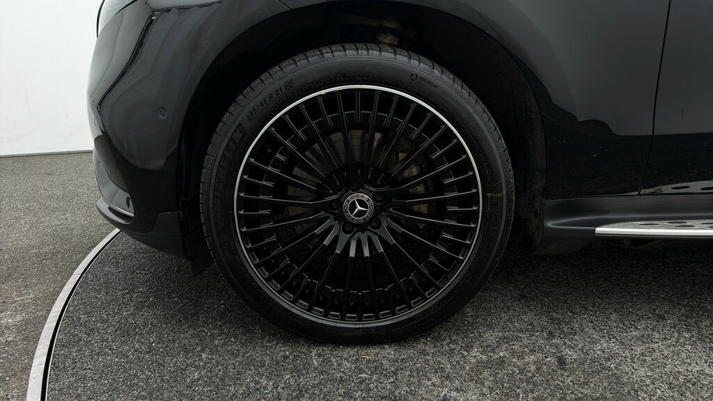 Mercedes-Benz EQC Amg Line Silver #17