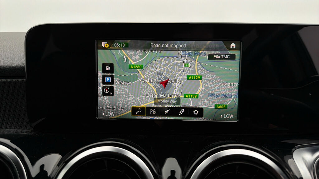Mercedes-Benz GLB Class Glb 200 Amg Line 7G-tronic White #10